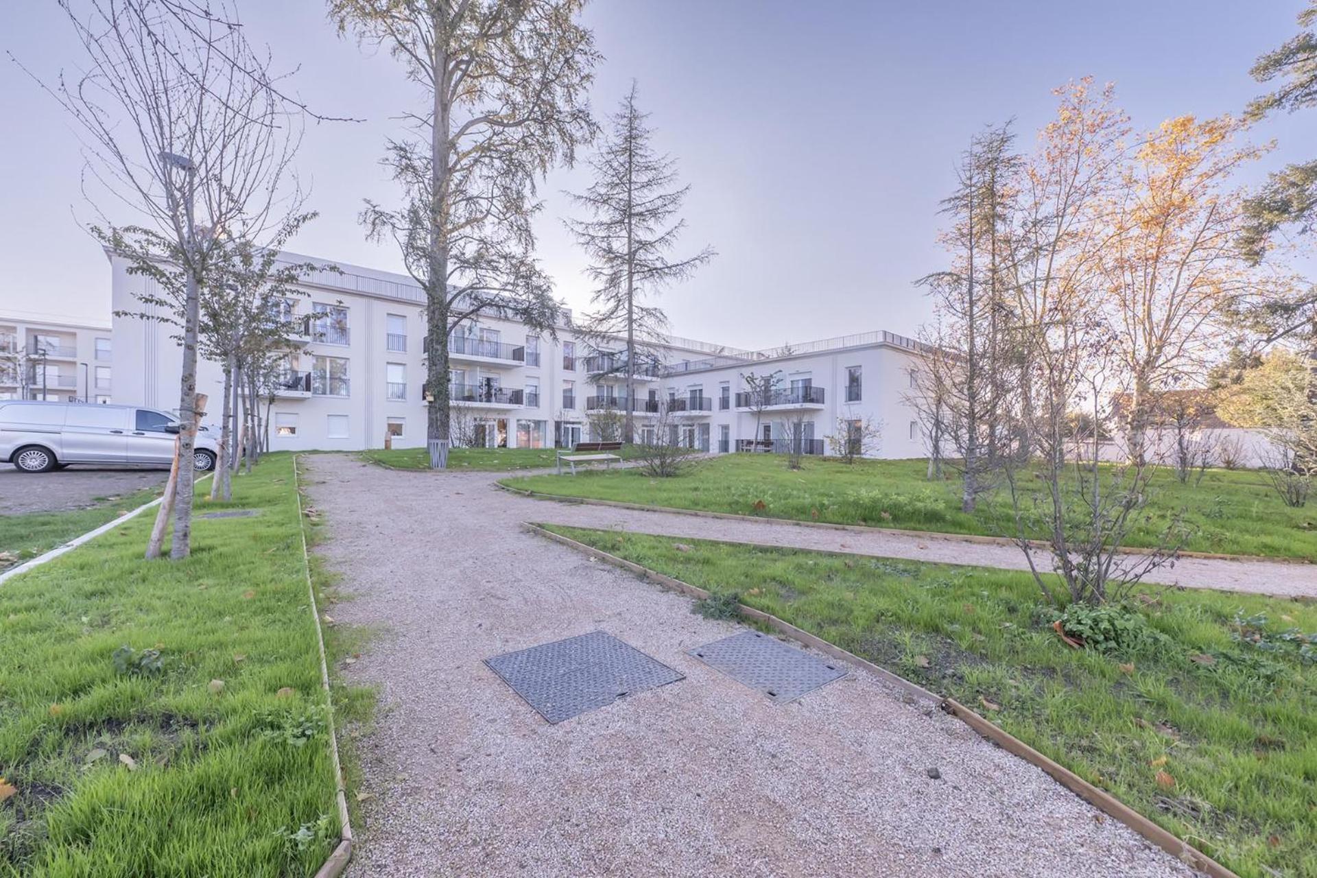 Ovelia Andrezieux-Boutheon - Les Demeures Du Forez Exterior foto